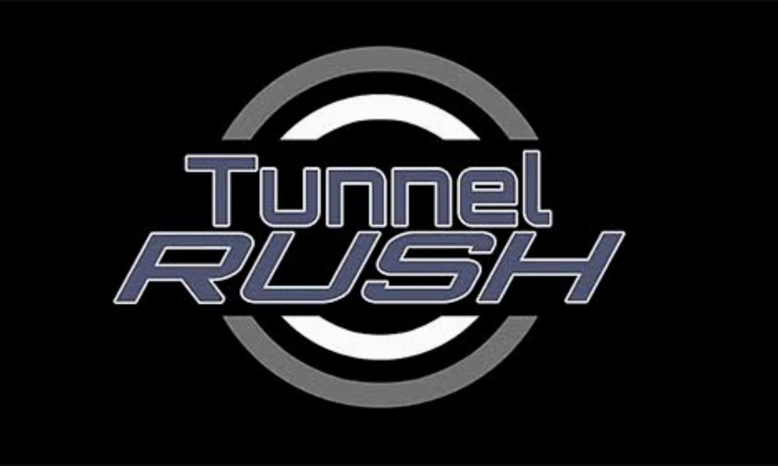 Tunnel Rush Gameplay Screenshot 1 - Play Online